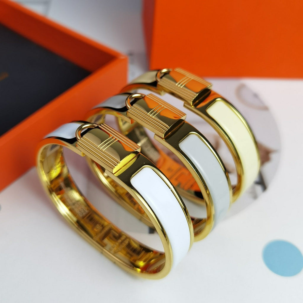 18K Hermes Clic Cadenas White Bracelet