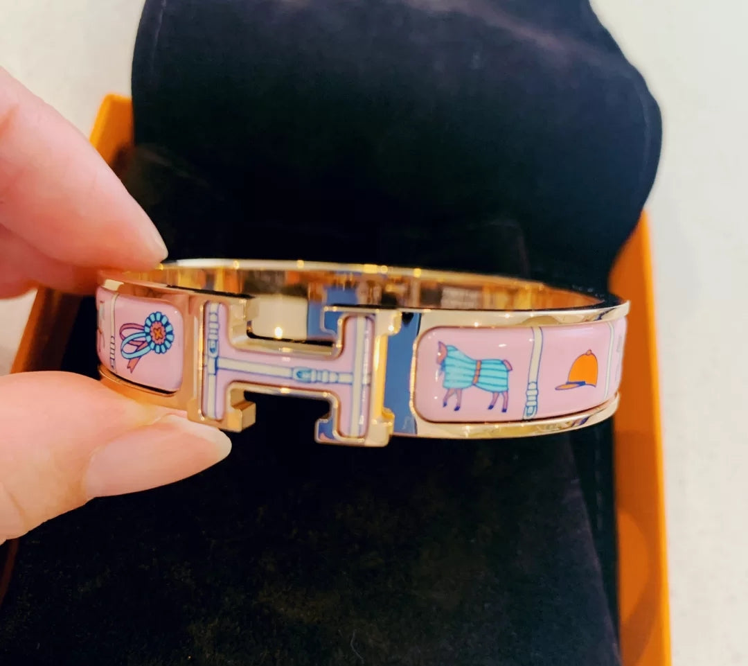 18K Hermes Clic Couvertures Bracelet