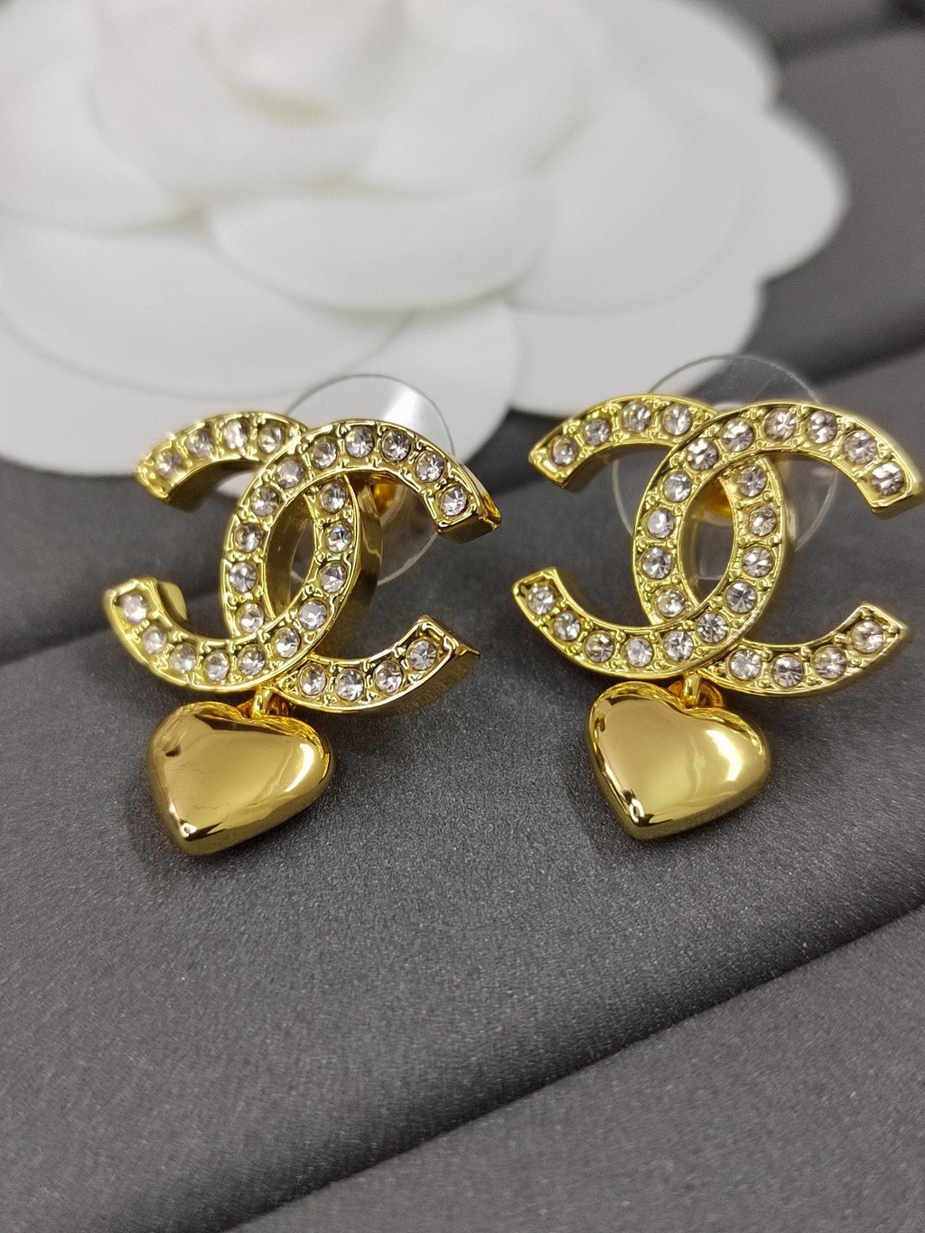 18K Chanel Classic Diamond Heart Earrings