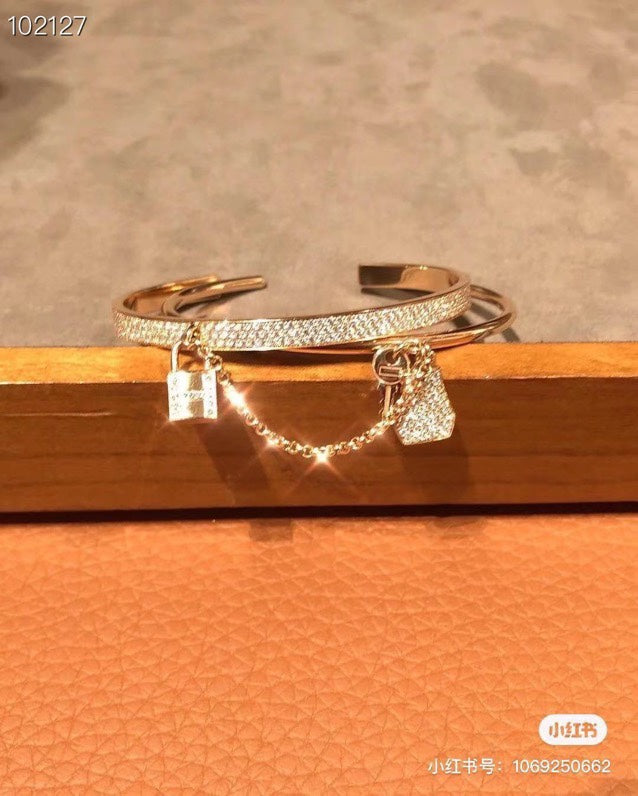 18K Hermes Kelly Clochette Diamonds Bracelet