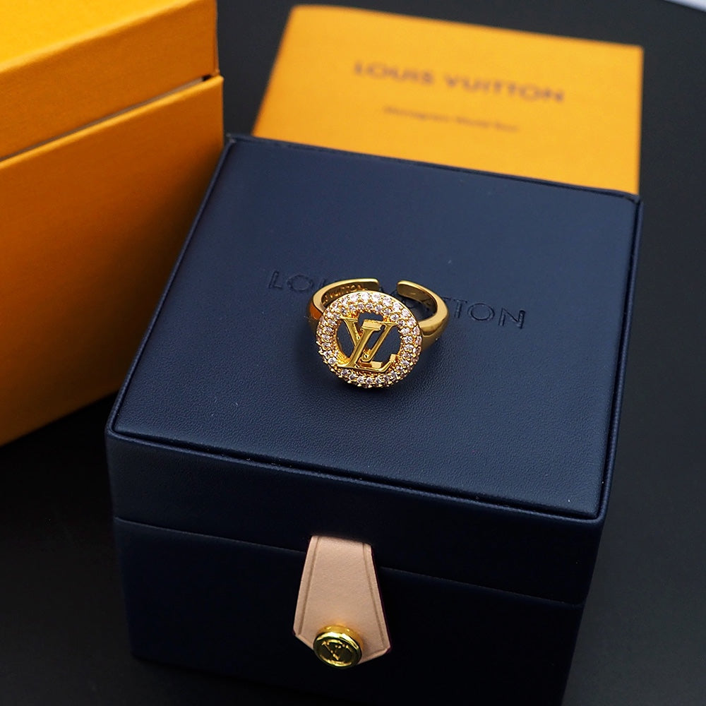 18K Louis Vuitton Louise Tresor Ring