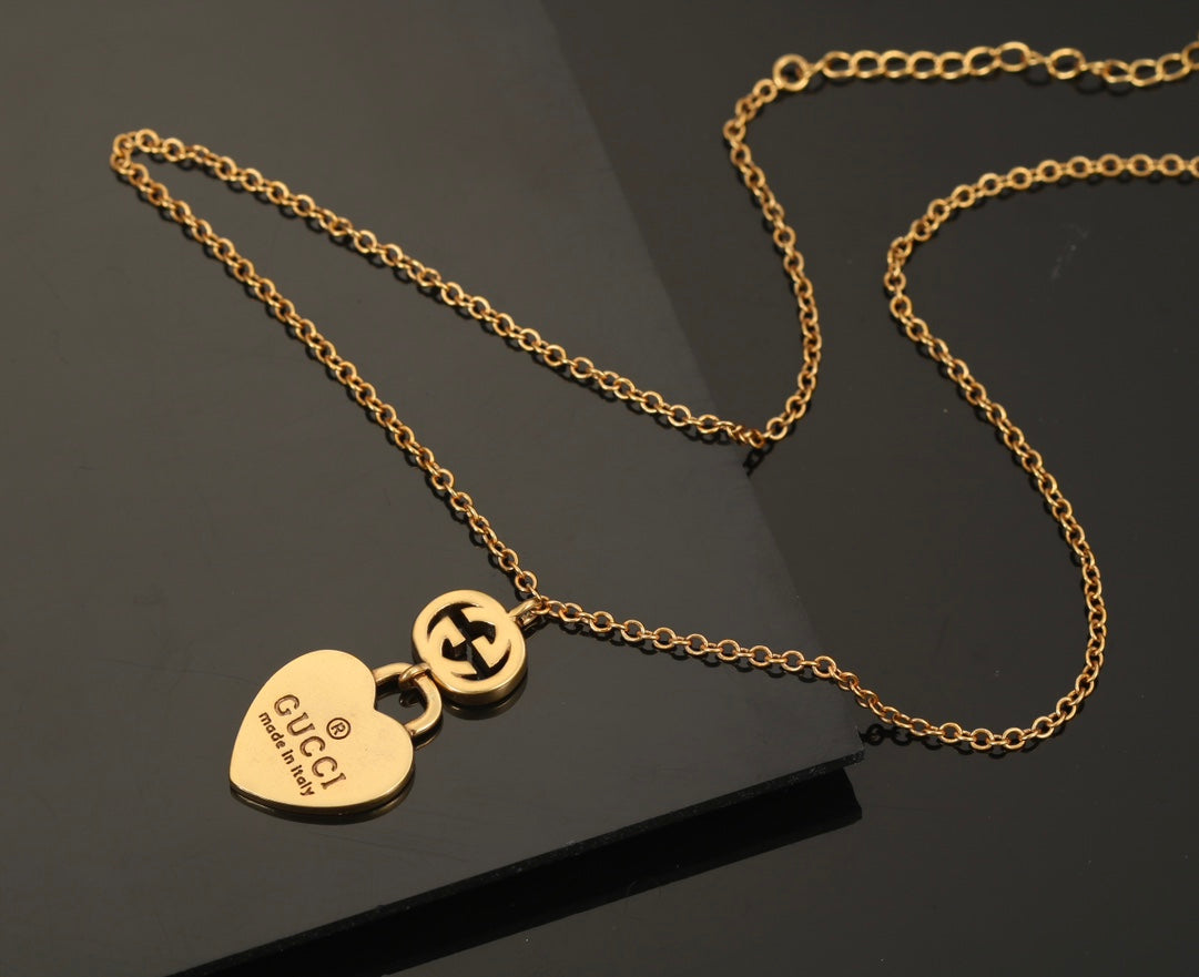 18K Gucci Double Heart Pendant Necklace