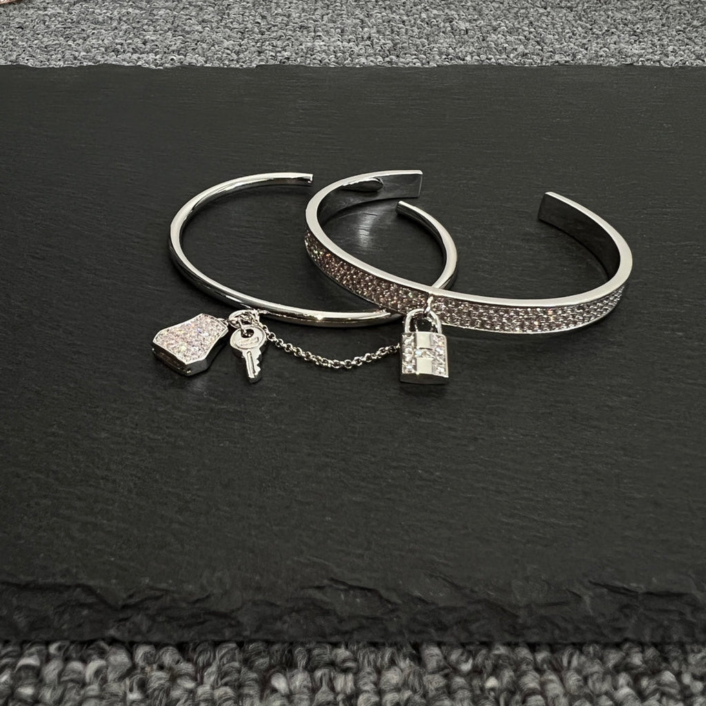 18K Hermes Kelly Clochette Diamonds Bracelet