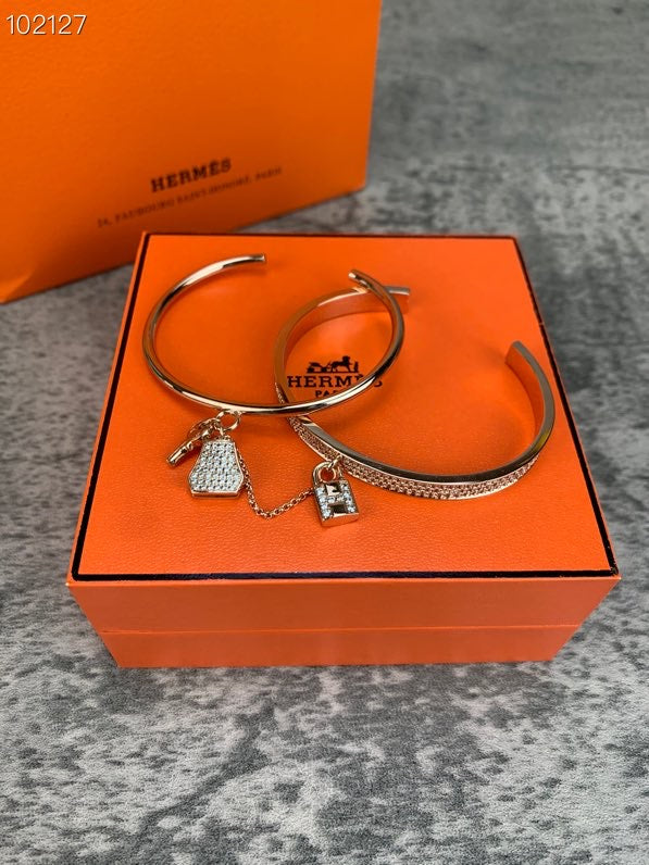 18K Hermes Kelly Cadenas Bracelet
