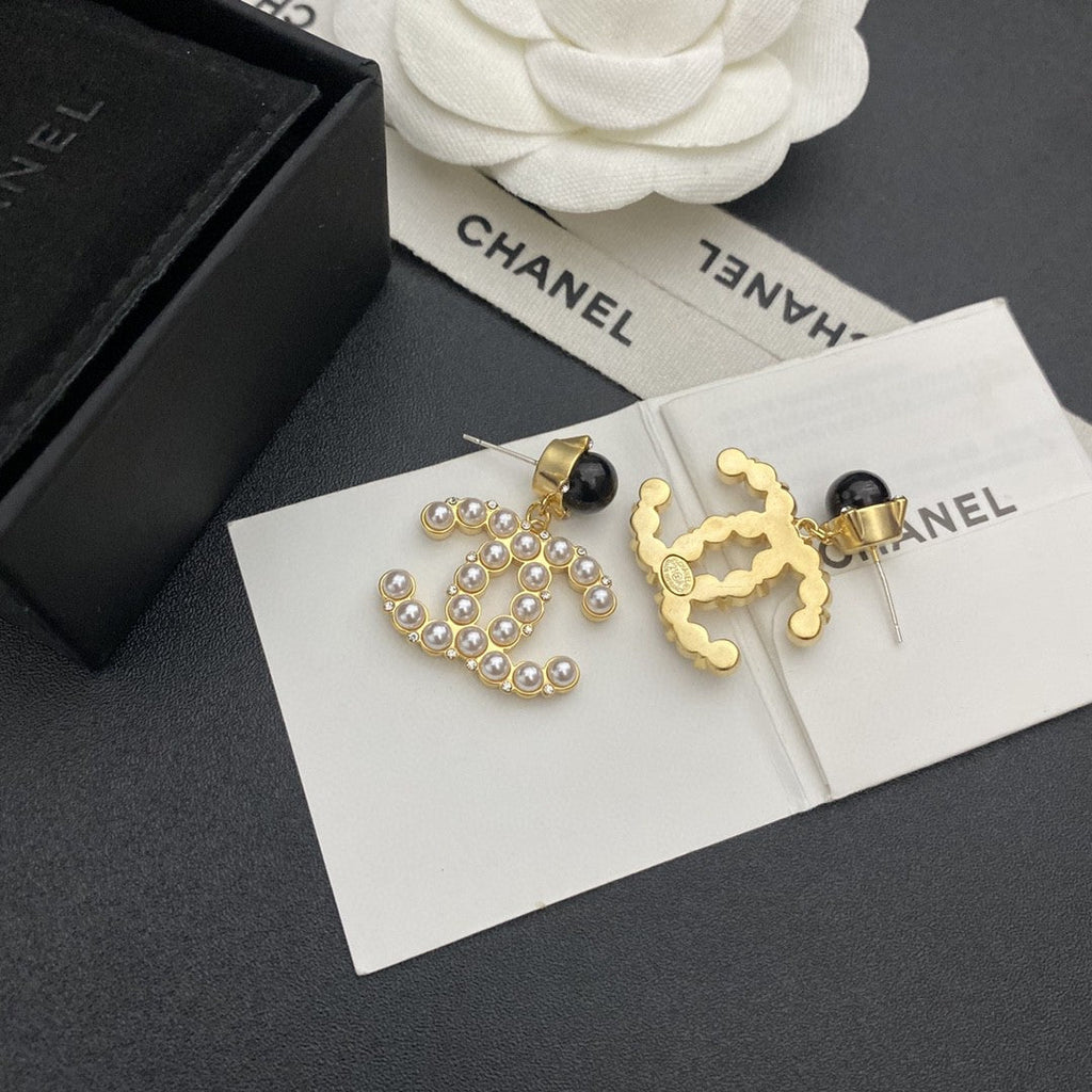 18K Chanel Pearl Pendant Earrings
