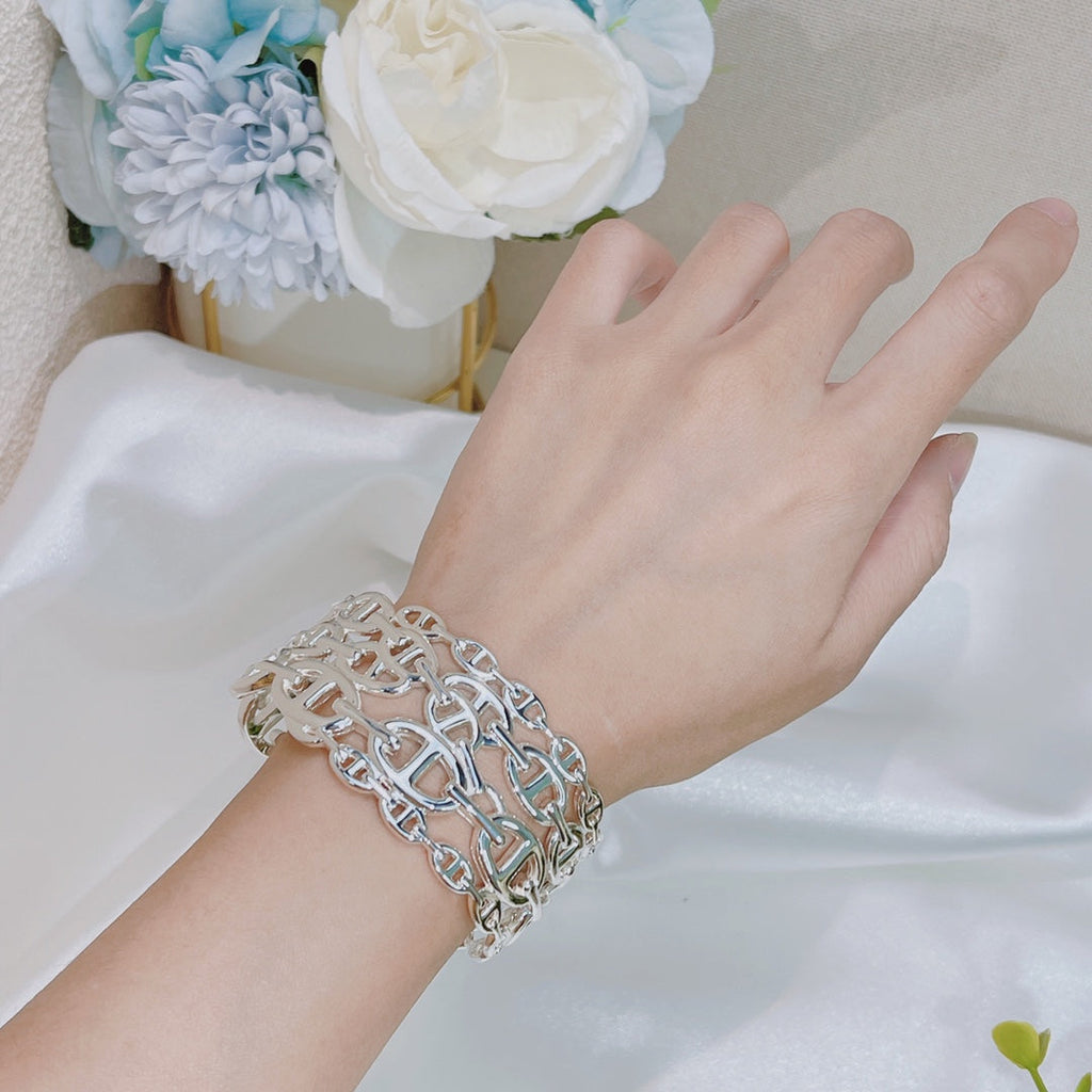 18K Hermes Chaine D'Ancre Wide Cutwork Bracelet