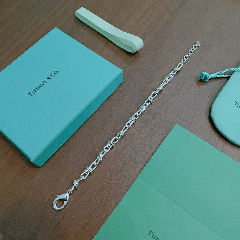 18K Tiffany Return to Lock Bracelet