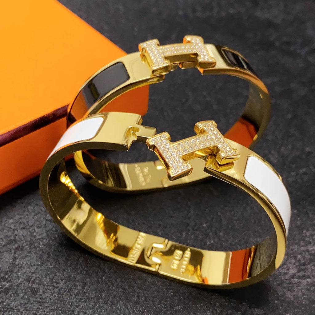 18K Hermes Clic Diamond Bracelet