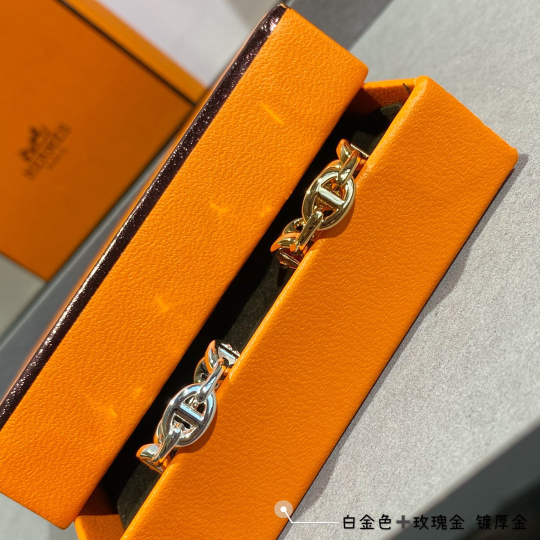 18K Hermes Chaine D'Ancre Enchainee Ring
